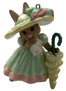 Hallmark Springtime Bonnets Keepsake Ornament 4to en Serie 1996 De Colección - Imagen 1 de 16