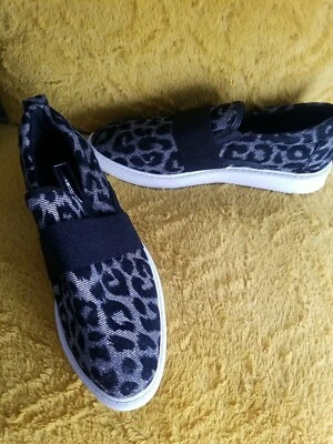 ROXY ROSE Mujer SlipOn Brillo Tenis Zapatos para Caminar Estampado Leopardo Plateado 12 Foto 1 de 4