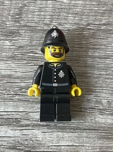 LEGO Police Minifigure: Constable, Series 11 (COL177) Collectable Minifigure - Picture 1 of 2