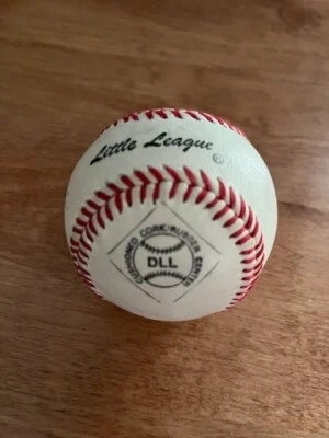 Baseball signed by Bruce Sutter - Image 1 of 2