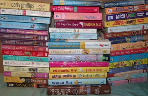 Lot of 15 Mix HC/PB Books - Popular Authors & Titles - I Pick lot- Women Mystery - Bild 1 von 4
