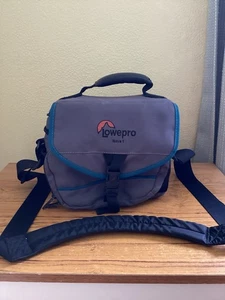 Lowepro Nova 1 Camera Shoulder Bag Excellent Condition All-Weather Cover - Picture 1 of 12