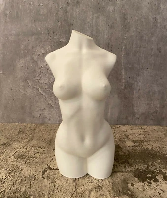 "Cuerpo femenino | Torso | Cuerpo desnudo | Escultura | Torso desnudo 9""" Foto 1 de 4