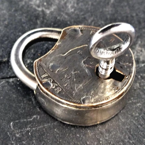 Antique Padlock - 1868 British FARTHING PADLOCK with Key 21mm Wide - ref.P605 Cover