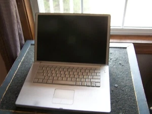 Apple PowerBook A1106 15.2" Laptop - M9676LL/A (January, 2005) SOLD AS IS - Picture 1 of 3