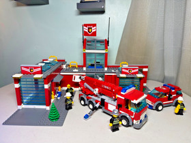 LEGO 7945 - City: Fire Station - 2007 - Retired - 98% Complete