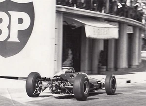 FOTO ORIGINAL DE GEOFFREY GODDARD JIM CLARK TEAM LOTUS 25 MÓNACO GP MONTE CARLO - Imagen 1 de 2
