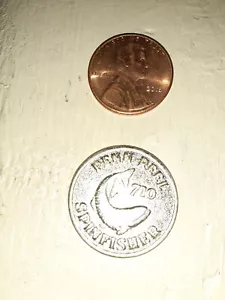 Vintage Stiftrolle 710 Spinfisher TEIL METALL EMBLEM SELTEN. SAMMEL- ODER REPARATURSTAB - Bild 1 von 1
