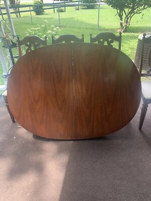 Broyhill Conover Furniture Co. Dining Room Table And Chairs - Image 1 of 4