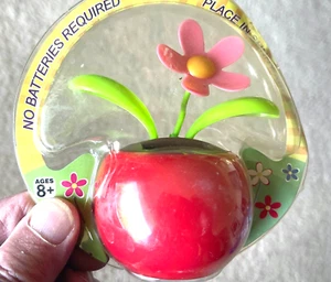 NEW CUTE Solar Powered DANCING Pink BOBBLE FLOWER Green LEAVES + RED Round POT - Picture 1 of 5