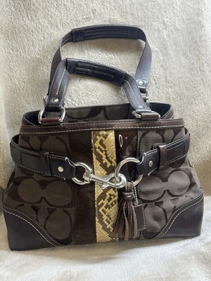 Bolso de Mano Coach Hampton Signature a Rayas con Borde de Pitón Cuero Gamuza Marrón Foto 1 de 4