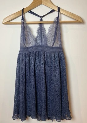 Nuevo con etiquetas Victoria's Secret 2 Piezas Babydoll Camisola Tanga Azul Gris Encaje Pequeño S Nuevo Foto 1 de 4
