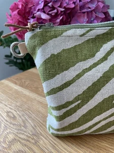 Linen Bag Lined with Pocket. Size 27cm W 22H 6cm Deep At Base. New Never Used - Picture 1 of 4