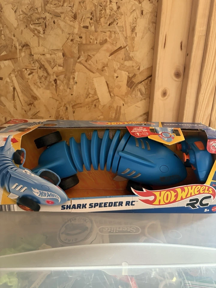 Hot Wheels Shark Speeder RC Remote Control Vehicle Scale Multicolor - Image 1 of 4
