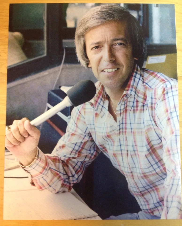 Marty Brennaman #2 Cincinnati Redrs Color 8x10 Team Photo Redsfest - Image 1 of 1