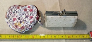 MINI POCHETTE /PORTAMONETE n*2 CUORE E FIORELLINI / CLIC CLAC PELLE BEIGE (s2) - Foto 1 di 9
