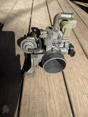 Cuerpo del acelerador para Toyota Tacoma 4Runner T100 2,4 L 2,7 L 1997-2000 22210-75200 Foto 1 de 4