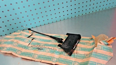 Mango de cable de liberación de freno de estacionamiento Buick GM 25508854 1980 1981 NUEVO OEM genuino  Foto 1 de 4