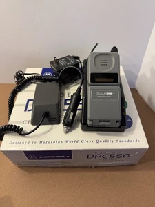 Téléphone portable personnel (flip) MOTOROLA Micro TAC DPC550 1995 boîte d'origine - Photo 1 sur 5