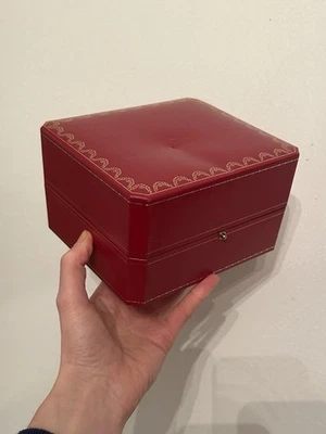 Auténtico reloj Cartier vintage rojo caja con interior blanco Foto 1 de 4