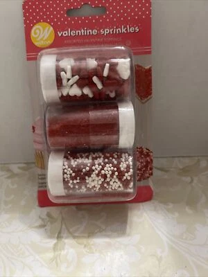 Новый 3 упаковки WILTON День святого Валентина посыпать комплект красный/белый сердца Nonpareil сахара - Изображение 1 из 4