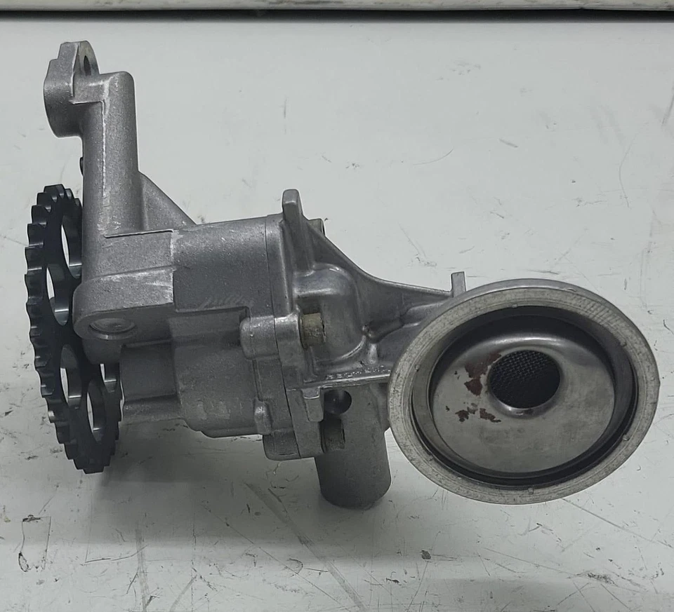 POMPA OLIO ORIGINALE VOLKSWAGE GOLF VI/AUDI A3/A4/A5/A6 COD:030 115 105 D - Immagine 1 di 1