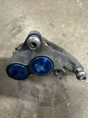 Pinza de freno delantera izquierda Yamaha YZF R6 YZFR6 2006-2007 Foto 1 de 4