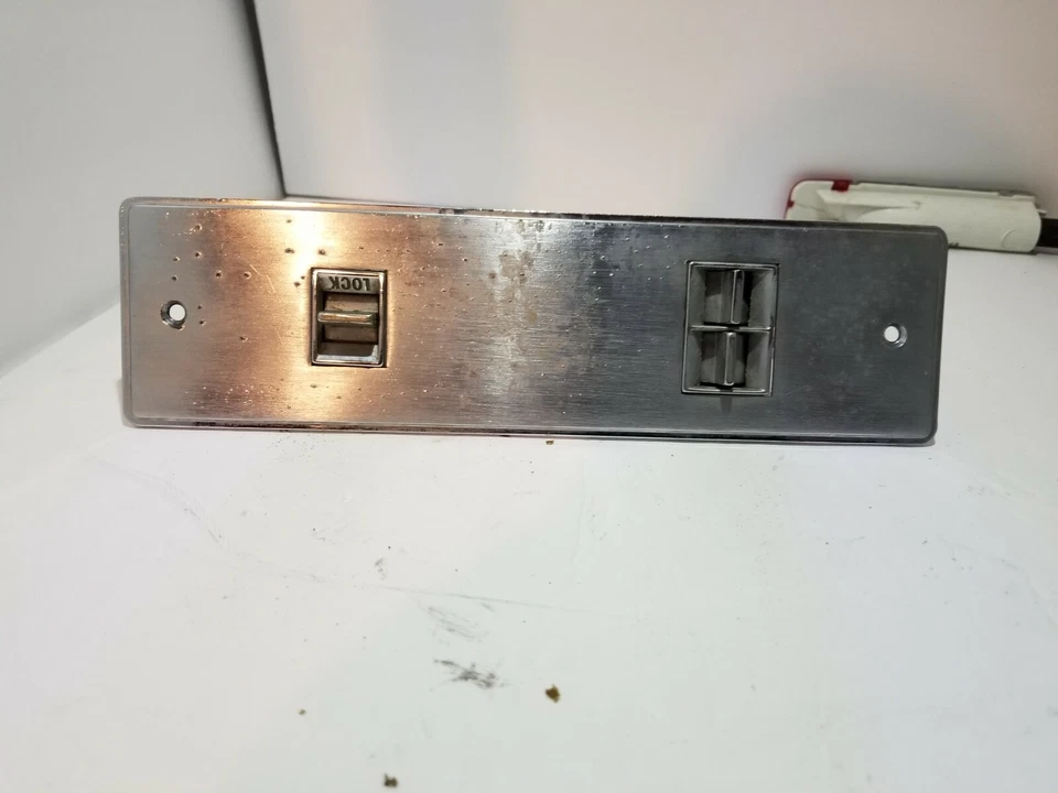 1972 Pontiac Bonneville Except Cat L.H. Door Window Switch Panel 9623639 - Image 1 of 2