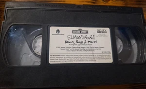 Elmo's World - Babies, Dogs & More (VHS 2000 TESTED) SESAME STREET FREE US SHIP - Foto 1 di 2