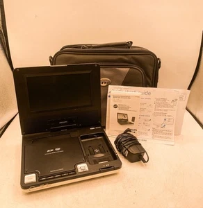 Philips DCP750/37 Portable 7" Anti-Glare Polarizer LCD iPod Docking DVD Player - Picture 1 of 3