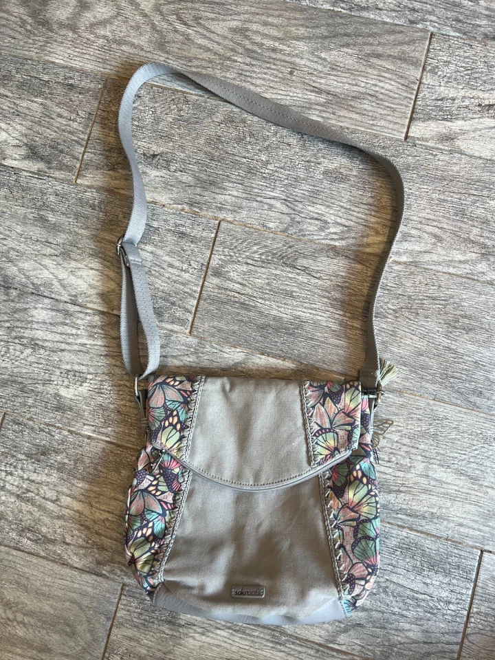 Bolso Bandolera Sakroots Plegable 106495 Mariposa Cartera Boho Bolso de Mano Gris Foto 1 de 4