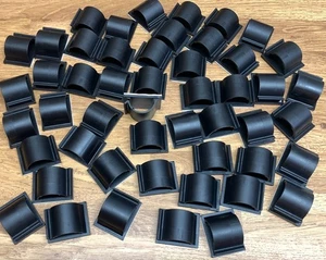 50x SCHWARZ SELBSTKLEBENDE NYLON KABEL CLIPS GRÖSSE LARGE 33mm x 28mm FÜR 16mm KABEL - Bild 1 von 2