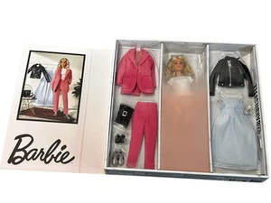 2020 Barbie Style Fashion #1 Doll -  Gold Label GTJ82 NIB - Picture 1 of 4