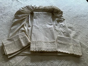 VINTAGE~WESTPOINT STEVENS LACE CREAM / LT. BEIGE QUEEN 4 PC. SET #395 - Picture 1 of 11
