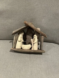 Christmas Nativity Set Hand Carved Natural Wood Jesus, Mary and Joseph - Picture 1 of 9