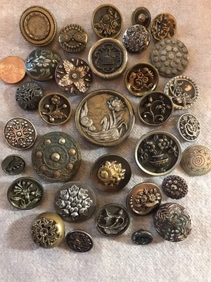 Collection Of 32 Vintage Antique Metal Picture Buttons VARIOUS DESIGNS - Image 1 of 4
