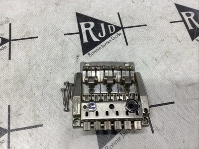 Washburn Shift Wonderbar Trémolo Puente Vibrato Níquel Años 80 Foto 1 de 3