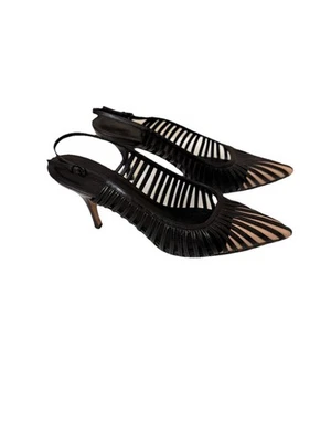 Gucci Authentic Leather Black Beige Cutout Cage Accent High Heels Pump Size: 8B - Image 1 of 4