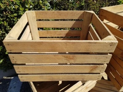 VINTAGE WOODEN APPLE FRUIT CRATES RUSTIC OLD BUSHEL BOX SHABBY CHIC APPLE* - Image 1 of 4