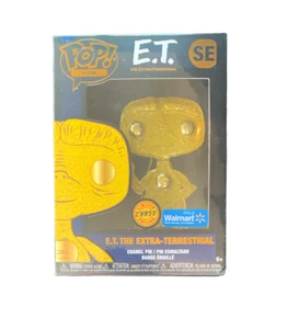 Funko Pop! Pin E.T. GOLD CHASE en mano - Imagen 1 de 2