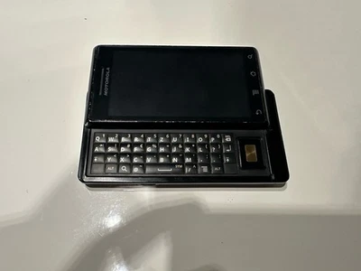 Motorola Milestone (DROID) Schwarz - Retro Smartphone - Bild 1 von 4