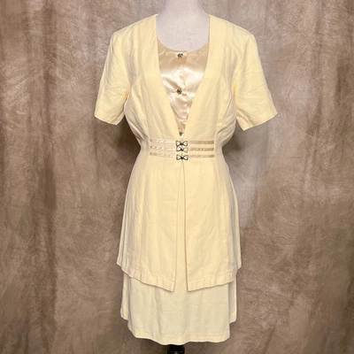 Vestido Vintage Años 90 Wayne Diamante Amarillo Pálido Capas Cambio Abotonado Satén Retro Foto 1 de 4