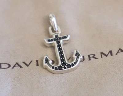 Colgante amuleto ancla marítima de plata de ley David Yurman con diamantes negros Foto 1 de 4