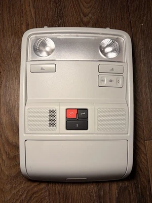 2009-2017 VOLKSWAGEN VW TIGUAN OVERHEAD CONSOLE DOME LIGHT OEM Gray - Image 1 of 3