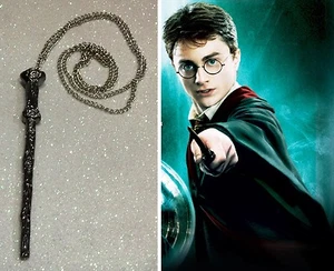 COLLANA CIONDOLO HARRY POTTER BACCHETTA HARRY POTTER MAGIC WAND NECKLACE - Picture 1 of 1