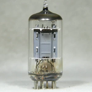Telefunken ECC82/12AU7 Placa Acanalada Larga Diamante en la Parte Inferior Fuerte - Imagen 1 de 13