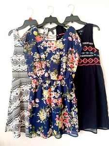 Lot Of 3 Juniors Womens Casual Dresses Floral Printed, Embroidered H&M Sz S - M - Picture 1 of 7