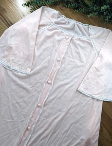 ¡Bolsillos!🪷VTG Camisón de nailon con ribete de encaje rosa pálido Grandmacore acogedor - Imagen 1 de 13