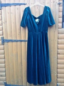 New Tags Vintage Laura Ashley Emerald Green Velvet Victorian Christmas Dress 12 - Picture 1 of 12