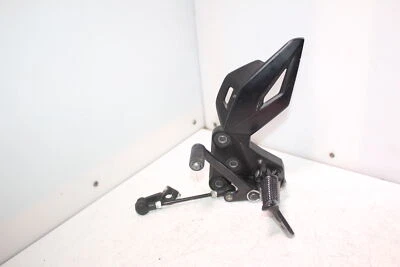 Clavija delantera izquierda 18-19 Suzuki GSXS750Z con palanca de cambios 43521-08J10 Foto 1 de 4